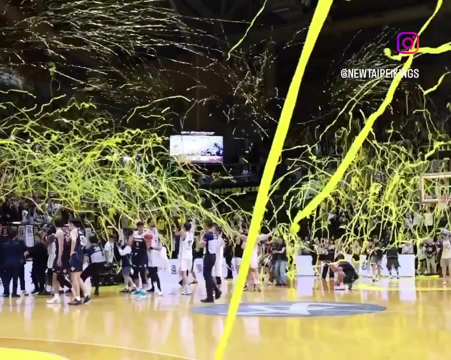 書豪冠軍咯中國臺(tái)灣聯(lián)賽林書豪率領(lǐng)新北國王總決賽搶七奪冠