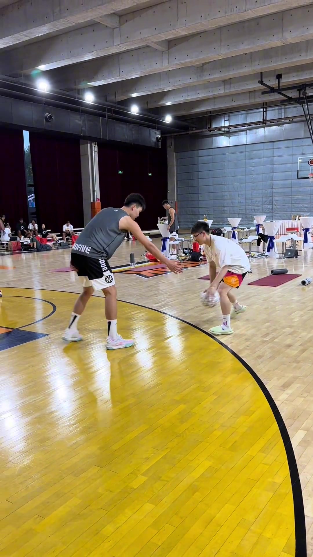 球迷曬和楊瀚森單挑NBA首輪16號秀說打也就打了