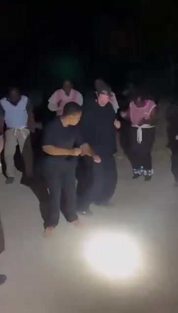 開心了在南非快樂跳舞的德布勞內