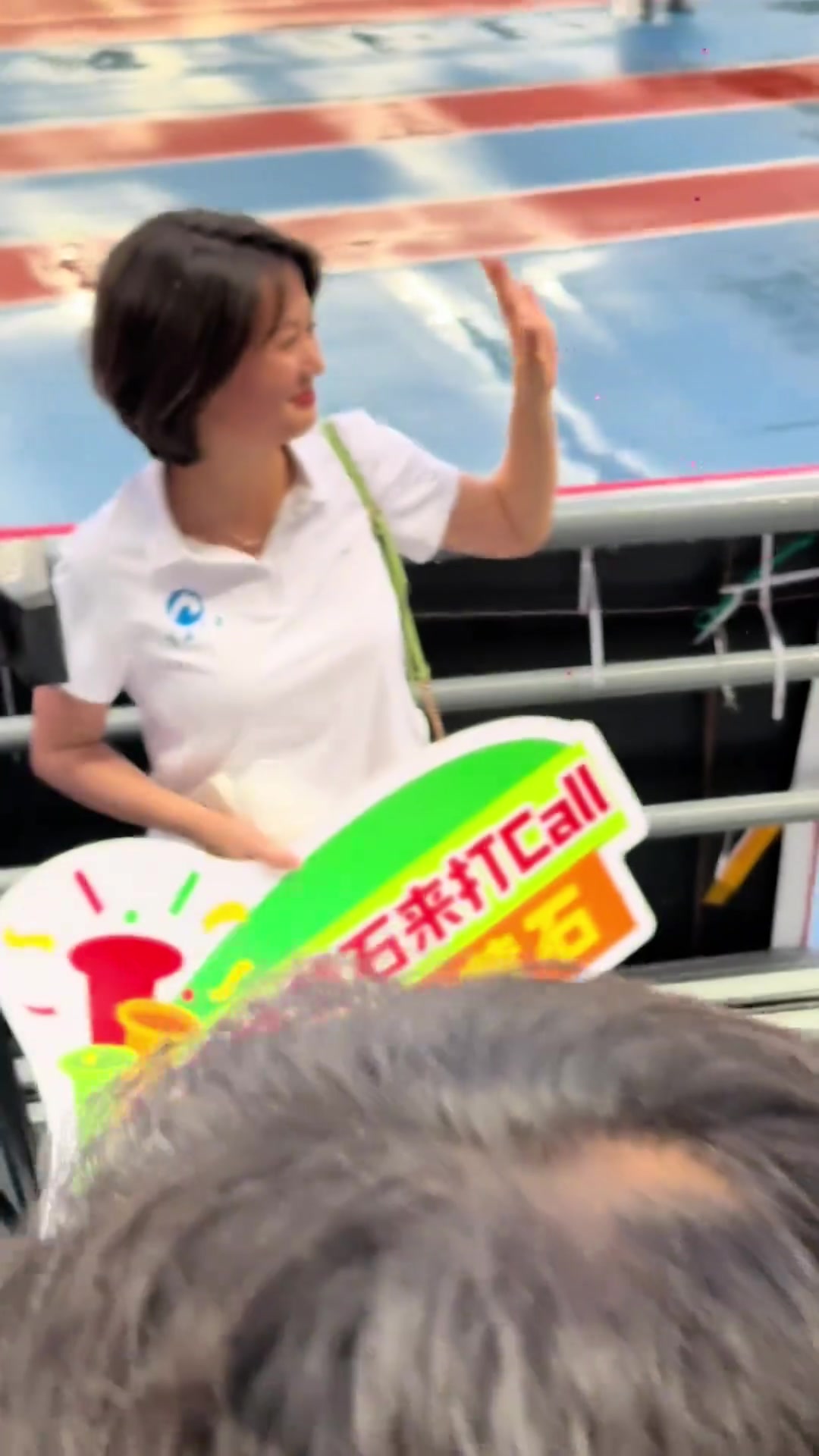 好甜明明是江蘇超級聯(lián)賽湖北美女主持卻火了