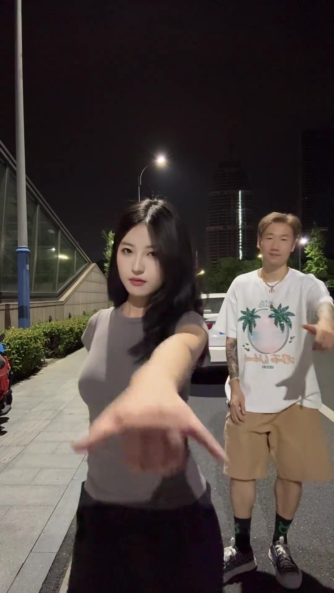 榮昊社媒我的舞蹈老師甜酷甜酷的