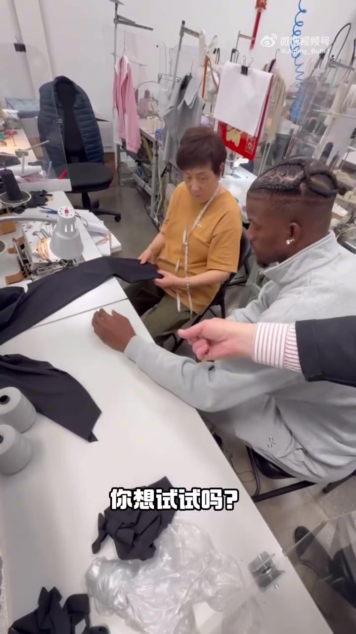 給巴特勒一個休賽期最活躍獎沒問題吧巴特勒化身手工師傅