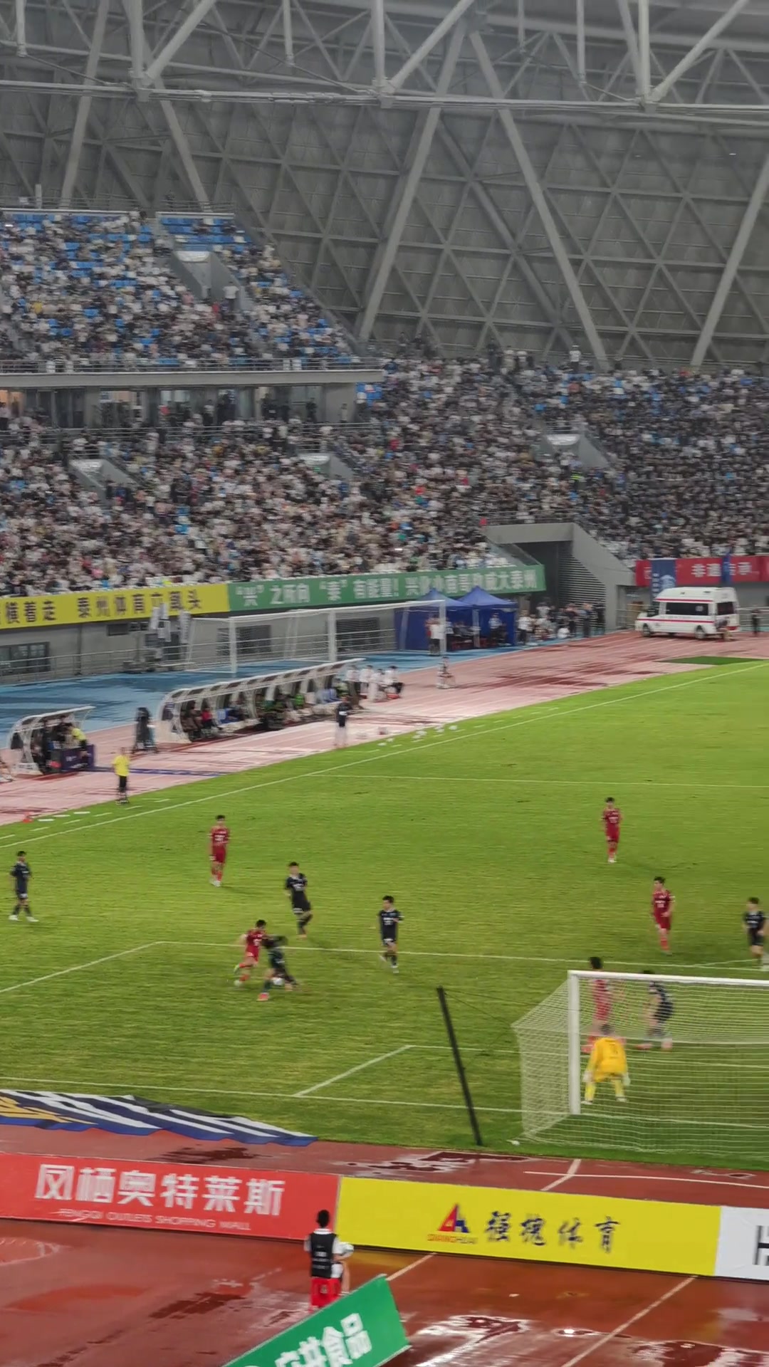 現(xiàn)場實(shí)拍蘇超1v6破門網(wǎng)友國足球員可以進(jìn)這種球嗎