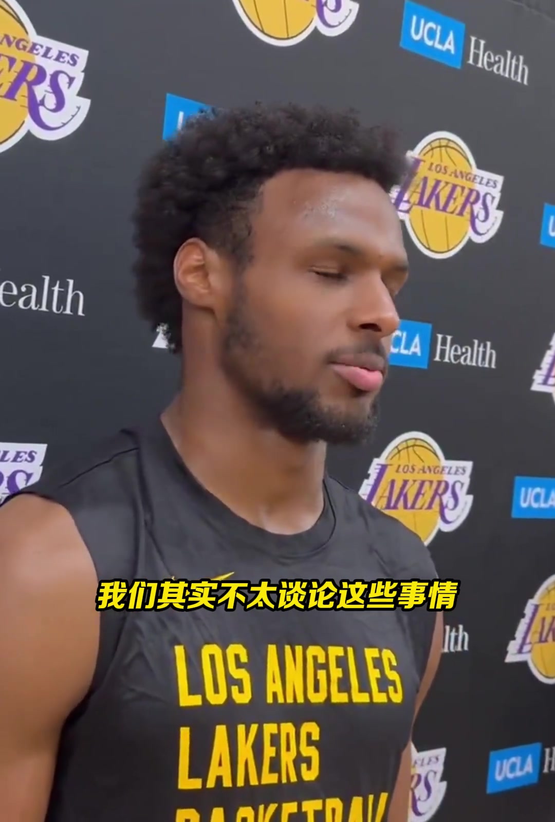 滴水不漏布朗尼談?wù)材匪谷ハ蛭覀儧]聊過這些他讓我專注當(dāng)下