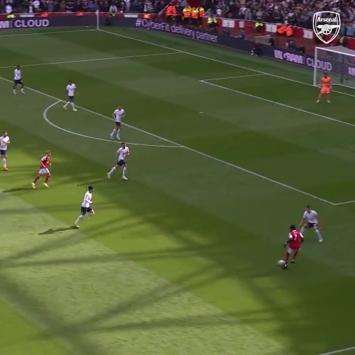 已被倫敦警察廳正式指控強(qiáng)奸罪的托馬斯曾面對熱刺打入世界波