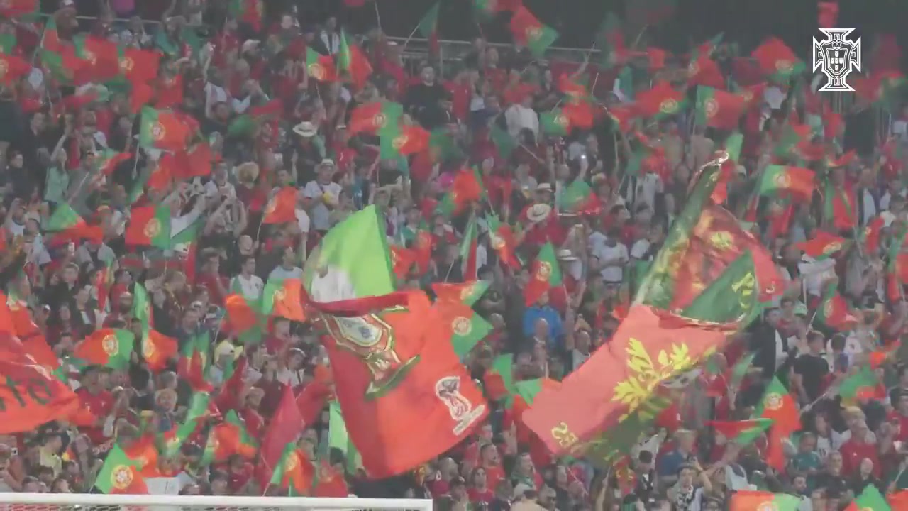 舉國悼哀葡萄牙足協(xié)在社媒發(fā)布視頻紀(jì)念若塔