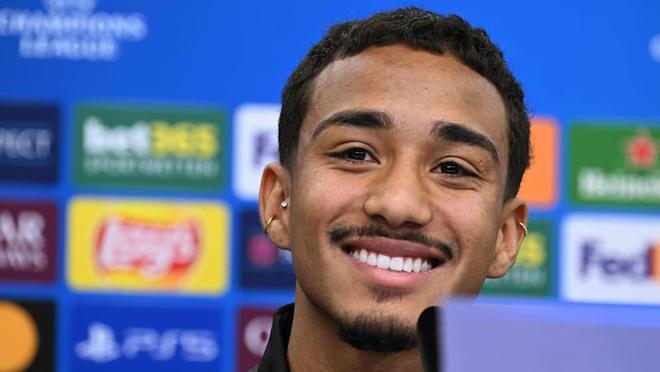 圖片報(bào)：弗離隊(duì)，滕哈格給阿圖爾第三次巴西邊衛(wèi)機(jī)會(huì)