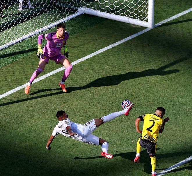 世俱杯，多特遭皇馬淘汰，科瓦奇歸咎場地。