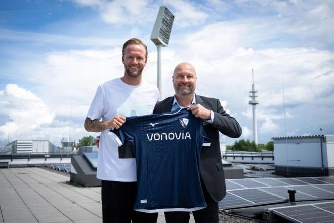 官方：波鴻簽下柏林聯(lián)后衛(wèi)福格特，33歲，至2027年。