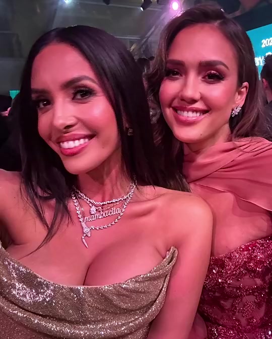 瓦妮莎是真漂亮啊怪不得當時科比同她從高中走向婚姻