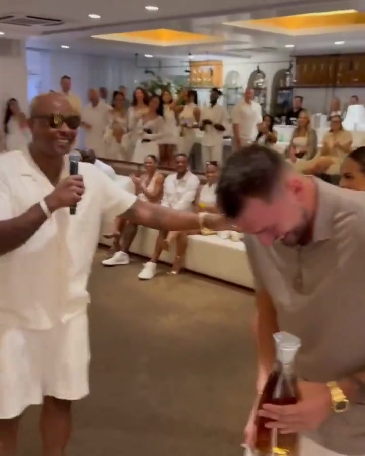 減肥成功了東契奇這是要瘦出下頜線了嗎