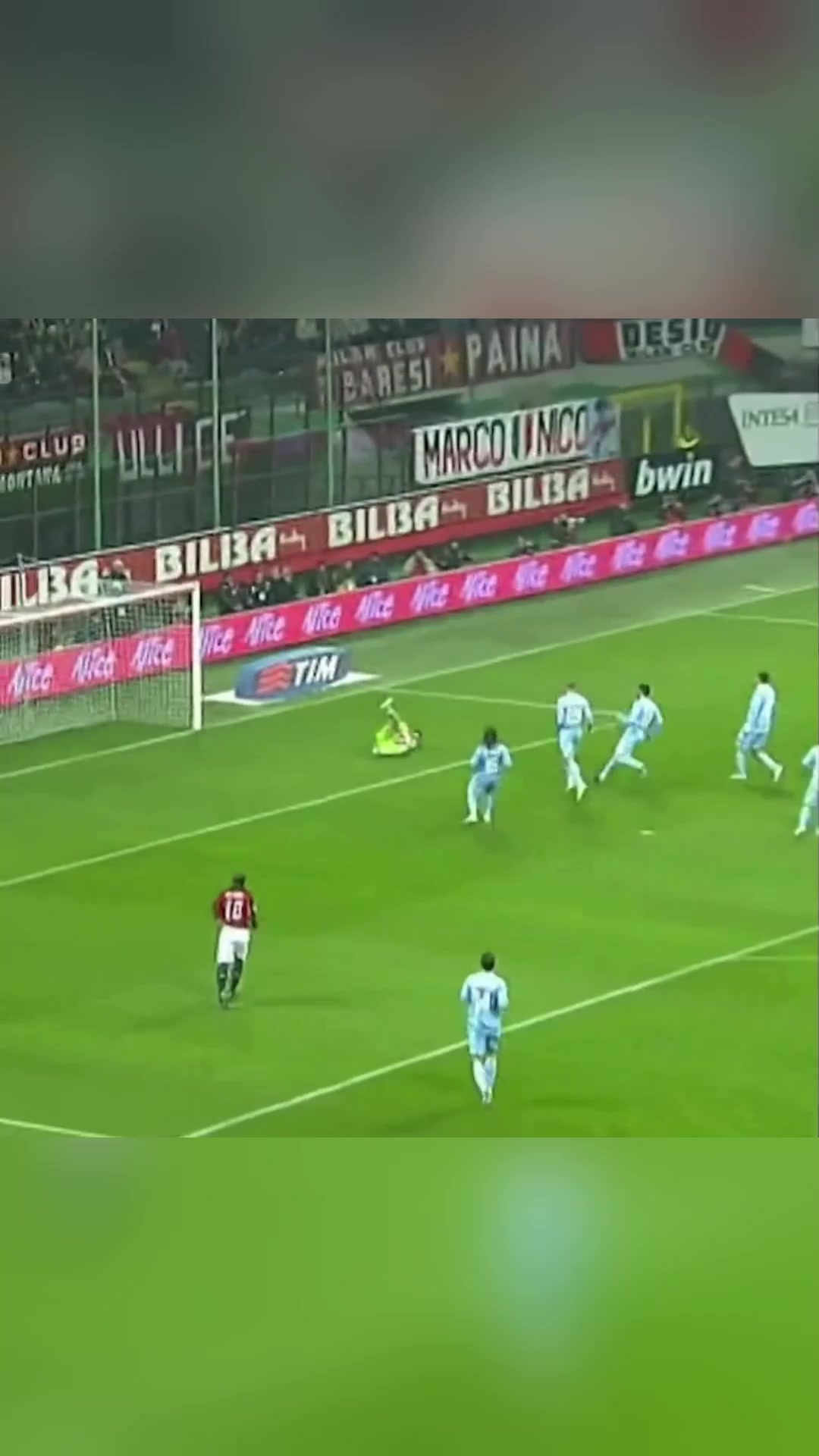 08年大羅對陣那不勒斯開二度外星人大羅歐洲賽場的最后進球