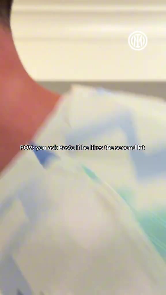 國米官推看上去巴斯托尼已經(jīng)為新賽季做好了準備