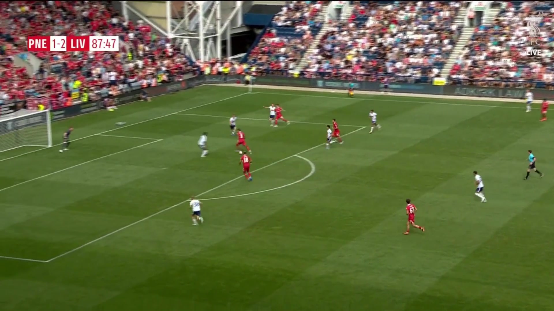 加克波破門同樣做出若塔經(jīng)典慶祝動作現(xiàn)場紅軍球迷掌聲沸騰