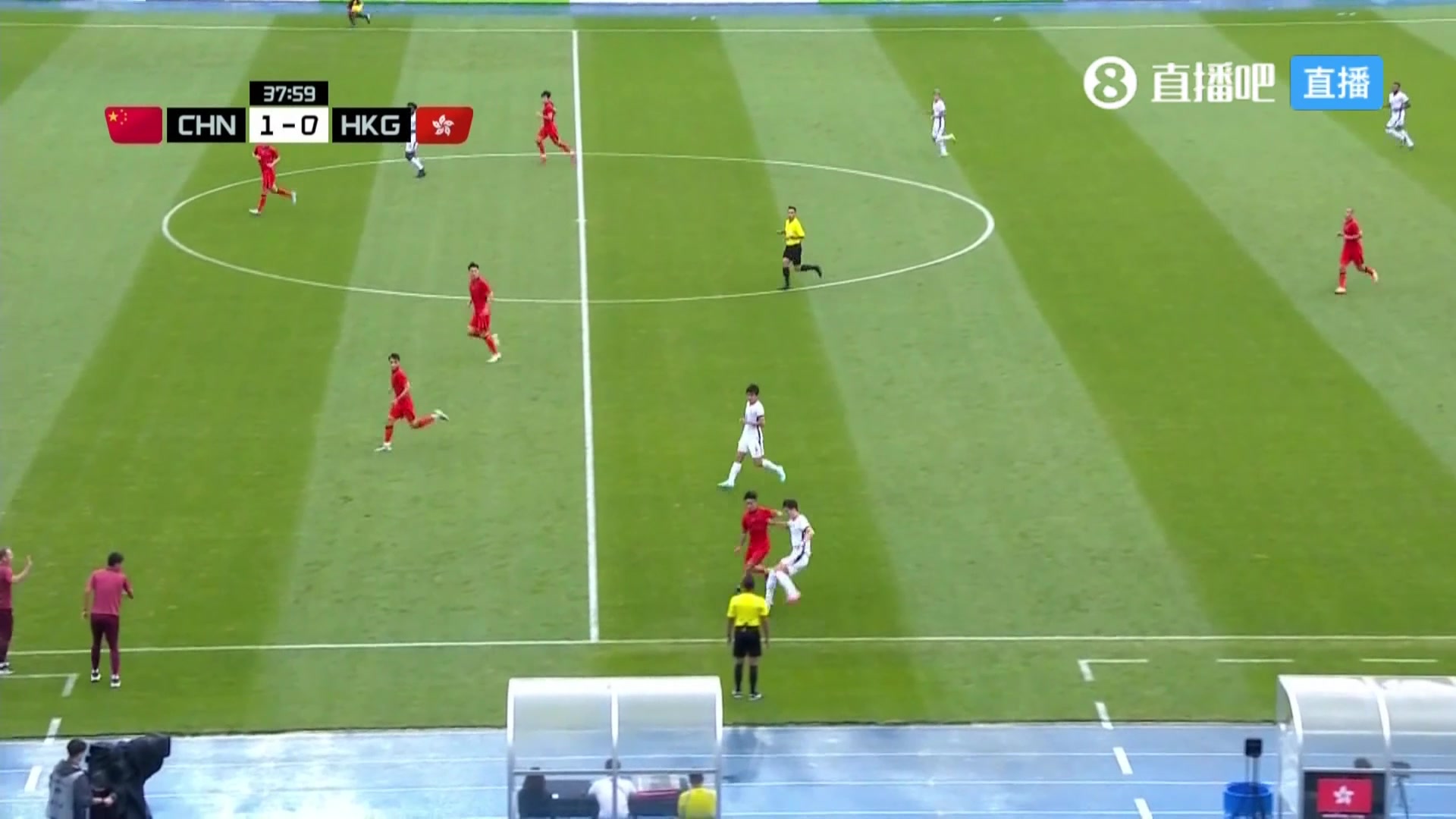 林夢鴿謝文能上半場表現(xiàn)稍差楊晨防守端幫助隊友