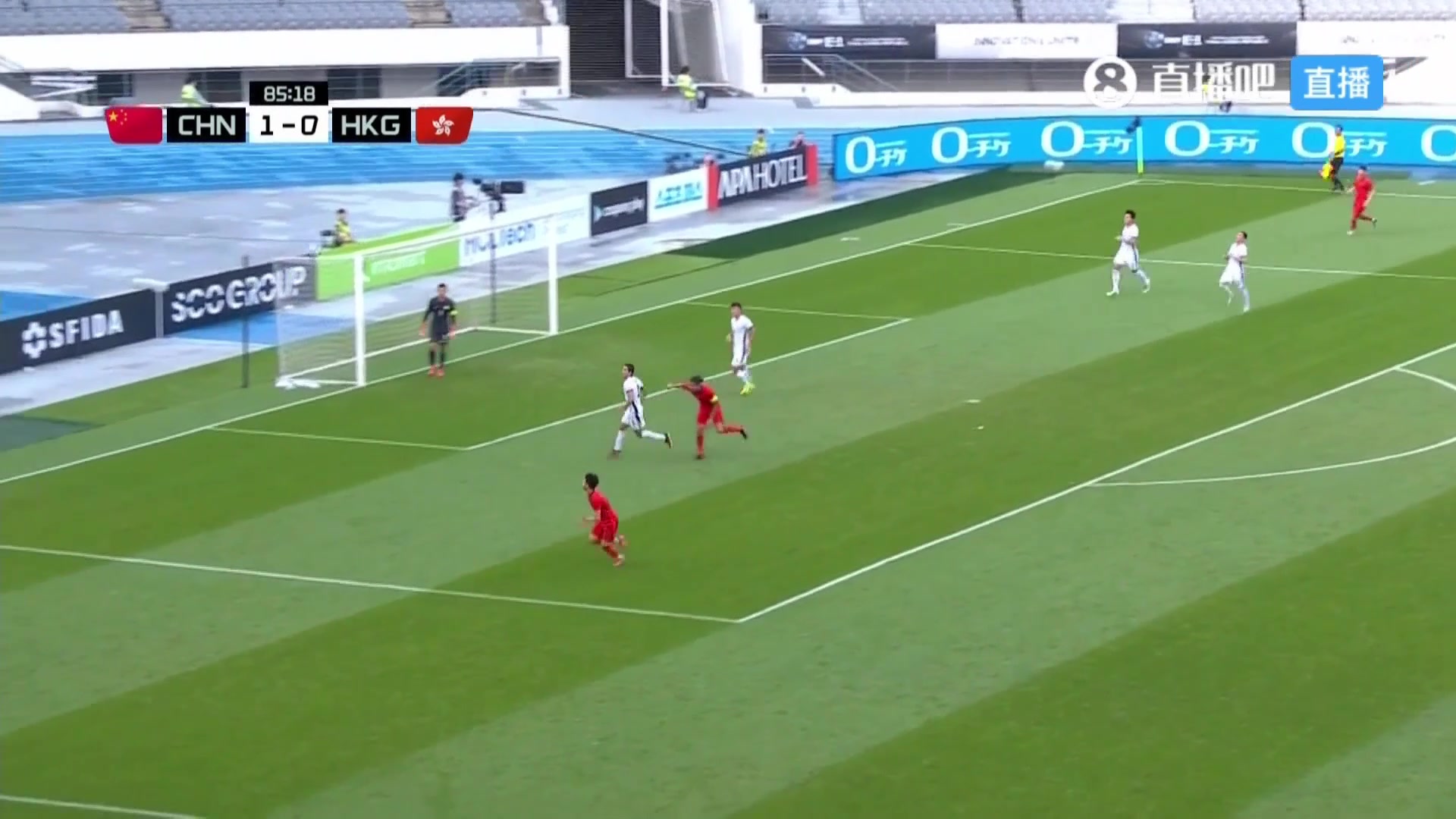 燃盡了張玉寧爭頂直奔角旗區(qū)這是真跑不動了