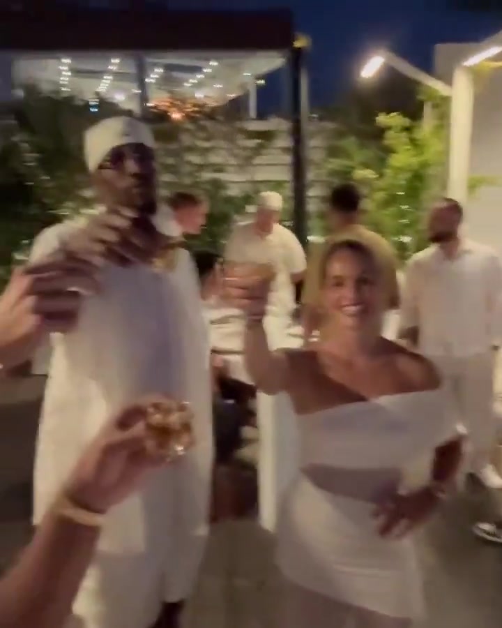 好消息盧卡瘦了壞消息派對(duì)喝香檳了