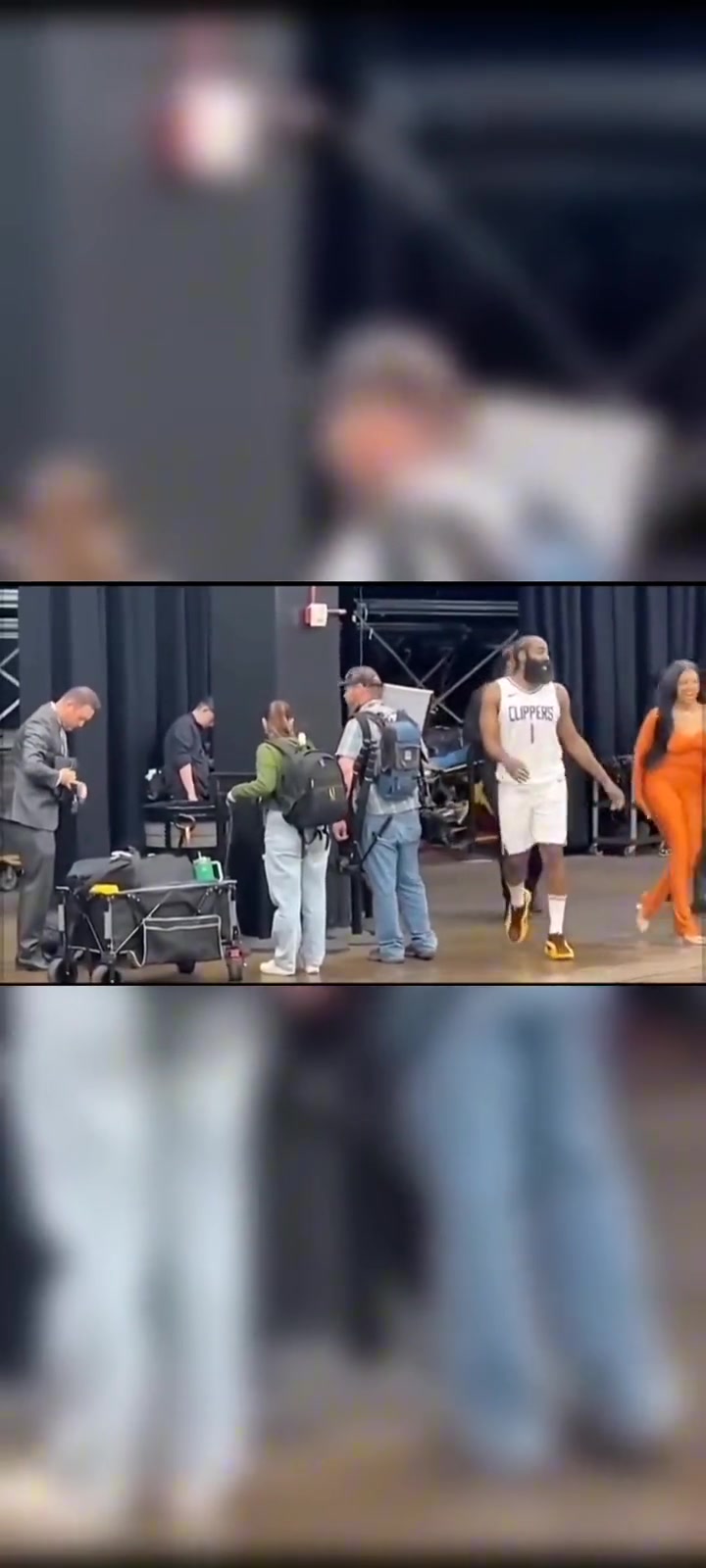 哈登此前賽后與比爾性感妻子十指緊握這下兩人可成隊(duì)友了