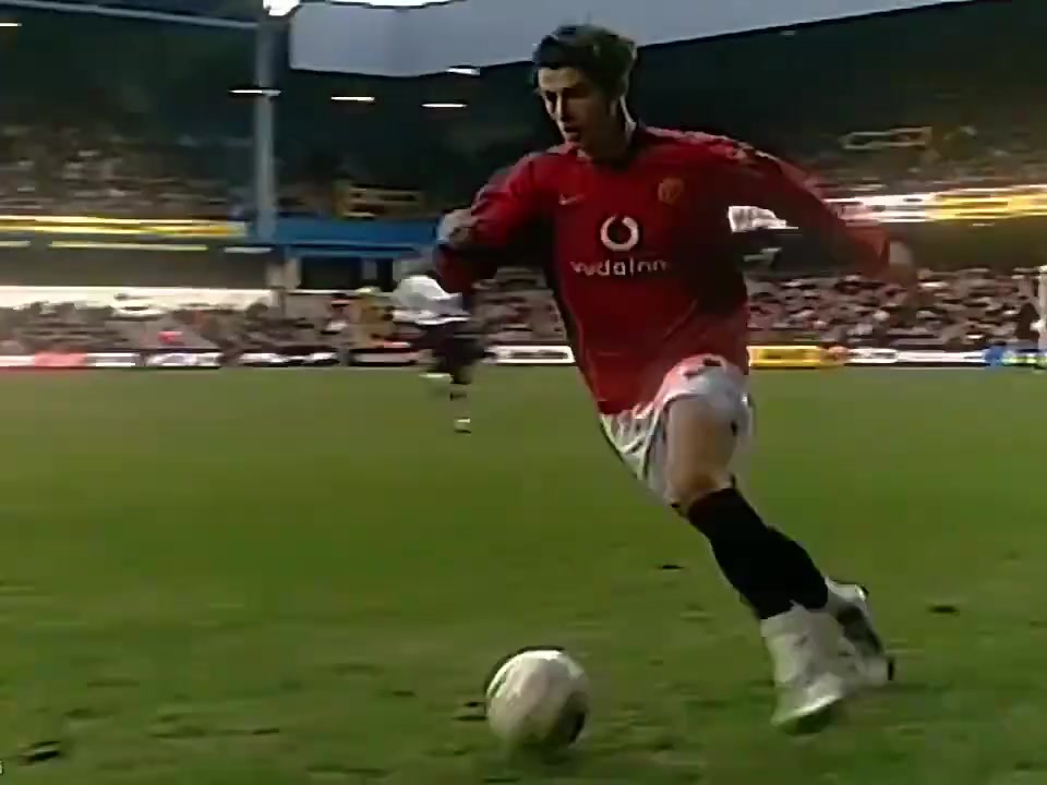 讓人眼花繚亂的技巧年輕時期的C羅觀賞性太強(qiáng)了