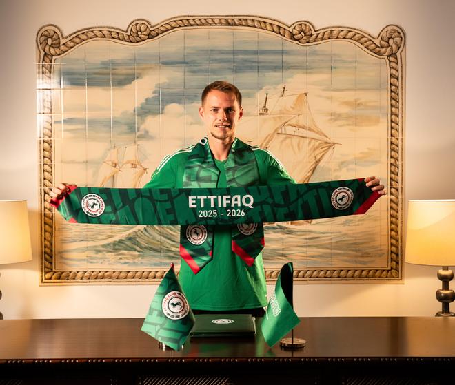 官方：達(dá)曼無(wú)簽證合作與斯洛伐克國(guó)腳杜達(dá)共事