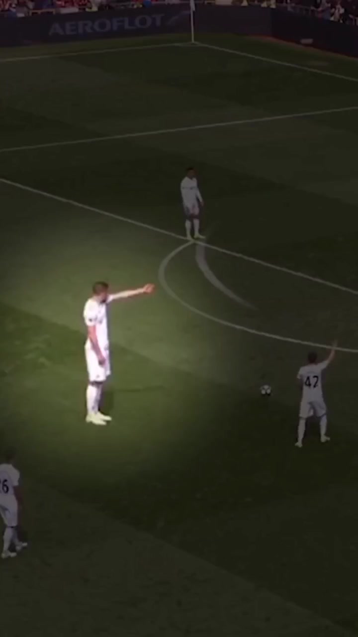 埃雷拉你以為我在第二層實(shí)際上我在大氣層