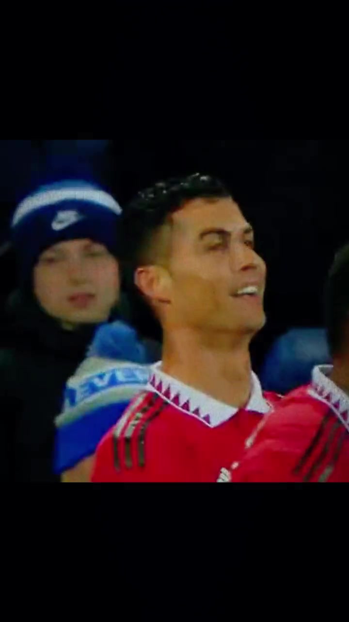 在冥想的那一刻他也許已經(jīng)對當(dāng)年那個(gè)無所不能的自己釋懷了....