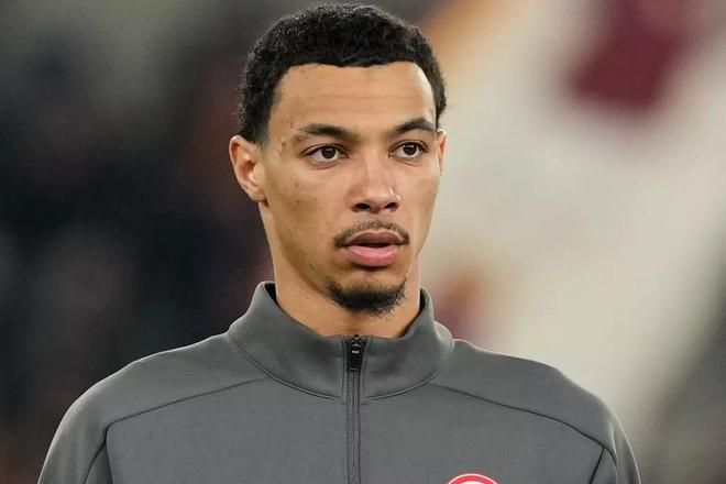 回聲報：利物浦急引埃基蒂克，曼聯(lián)遭拒。