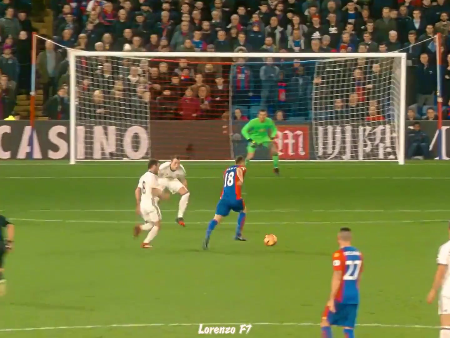 曼聯(lián)球迷他在時(shí)我從不擔(dān)心后防出現(xiàn)失誤