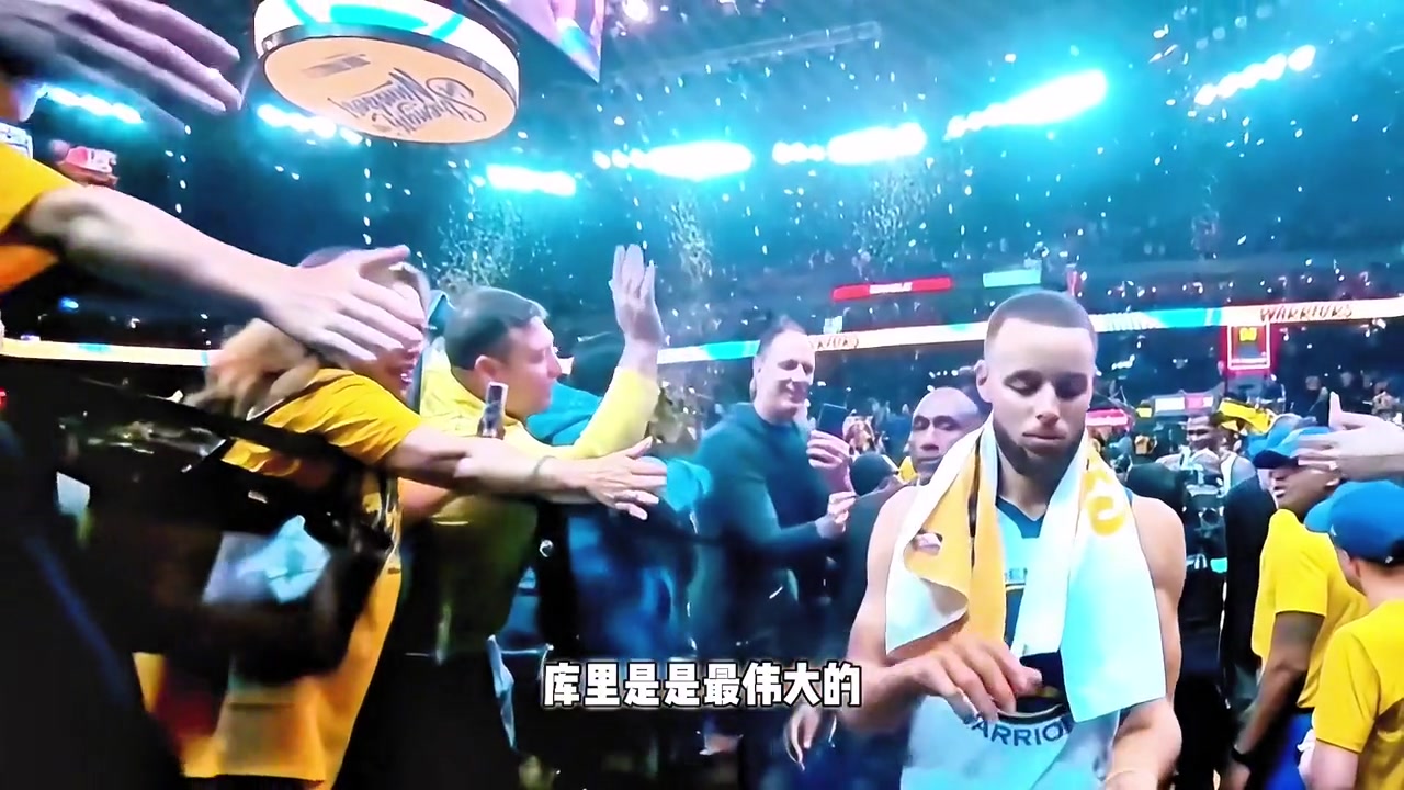 楊毅此前自中國(guó)有電視轉(zhuǎn)播以來(lái)毫無(wú)疑問(wèn)庫(kù)里就是最偉大1號(hào)位