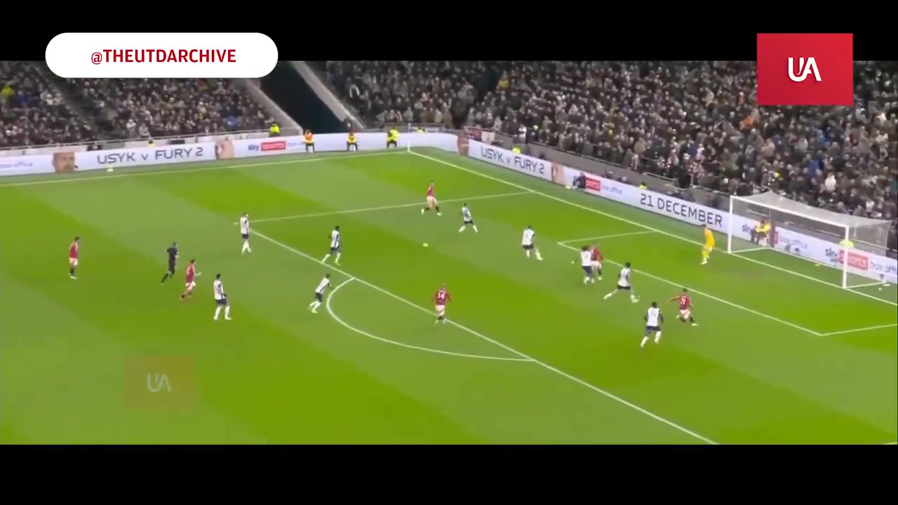 下盤不穩(wěn)還是腿軟國外球迷提問為什么霍伊輪觸球時很容易摔倒