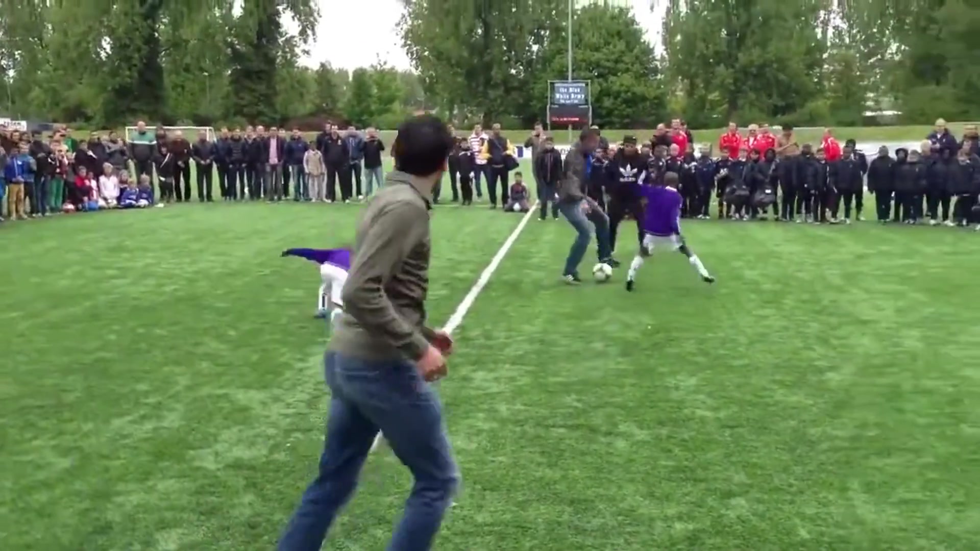 范佩西訓小球員去你們的足球夢