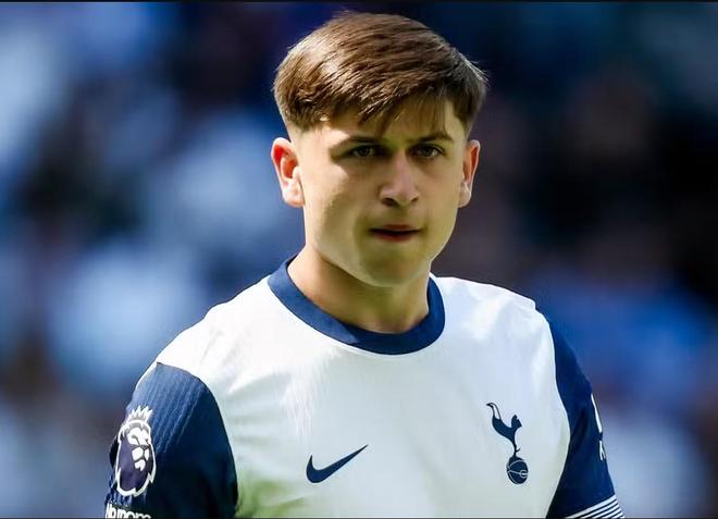 英媒：多特盯上熱刺前鋒穆爾，熱刺不愿放人或考慮租借。