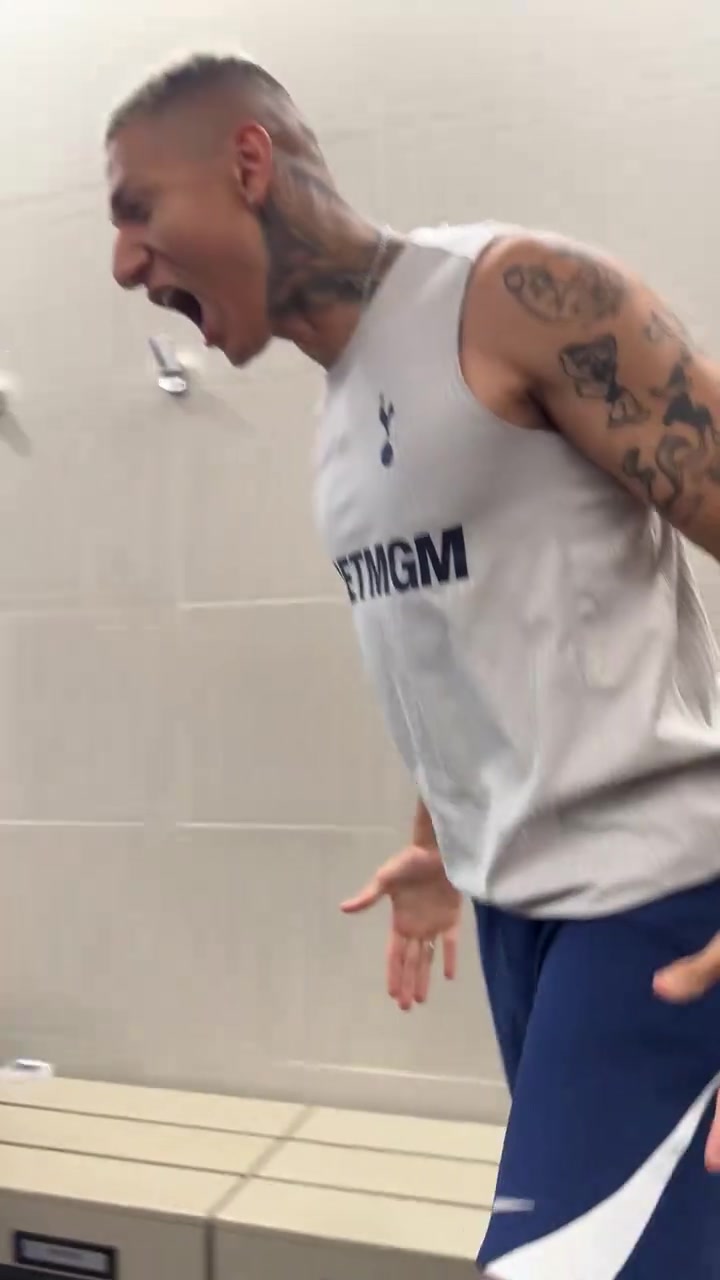 過(guò)于真實(shí)折返跑訓(xùn)練前vs折返跑訓(xùn)練后職業(yè)球員也頂不住