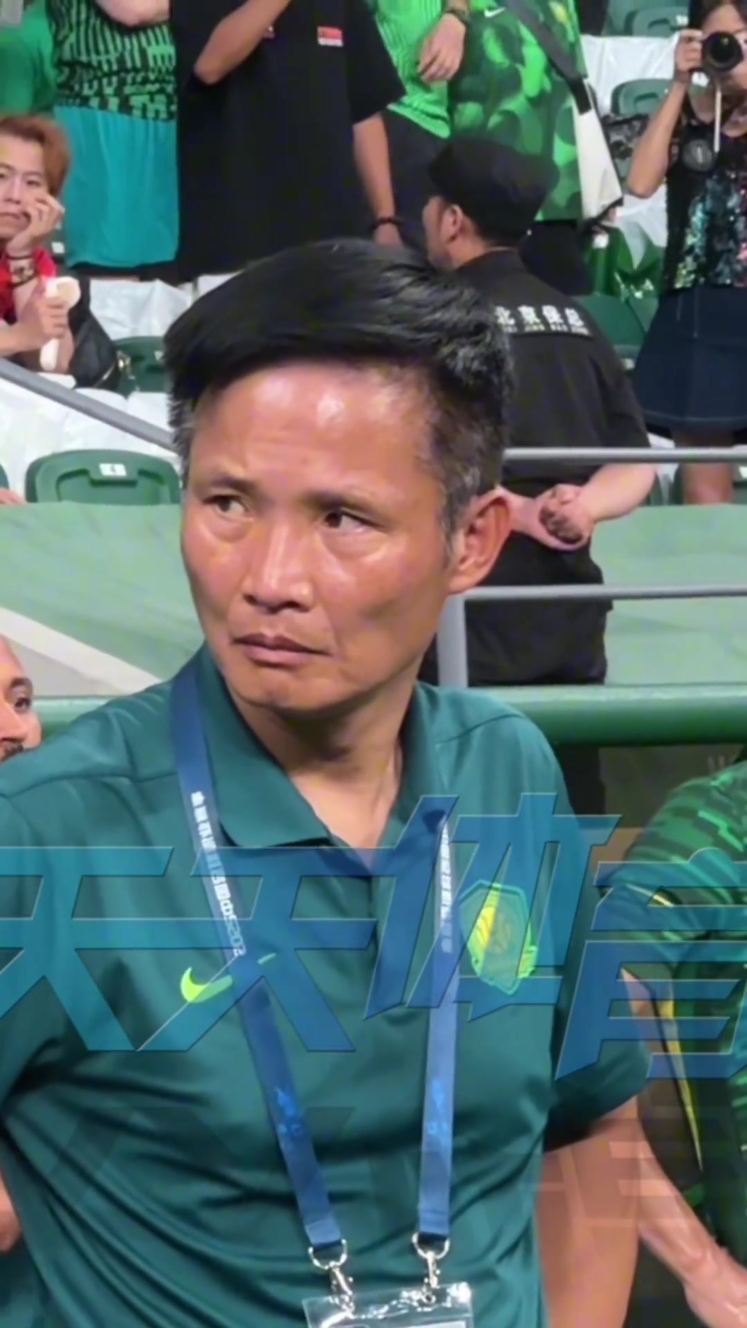 京滬大戰(zhàn)敗北心有不甘實拍國安外援法比奧小女兒哭泣