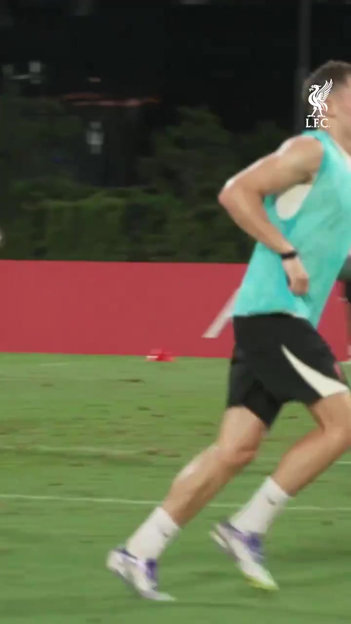 高級(jí)貨維爾茨這腳法把門(mén)將耍的團(tuán)團(tuán)轉(zhuǎn)一腳挑射遠(yuǎn)角打懵門(mén)將