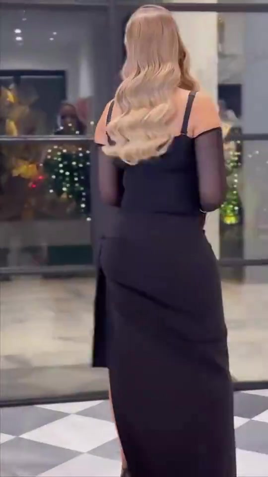 不得不說詹嫂薩瓦娜真是風韻猶存啊