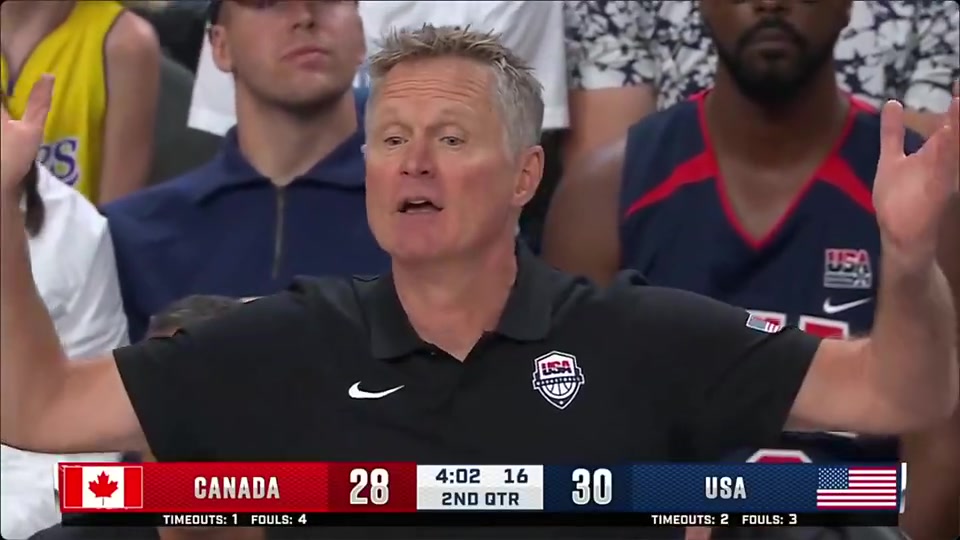 這什么戰(zhàn)術(shù)科爾喊一句What the f--k.隨后詹姆斯反跑空切暴扣