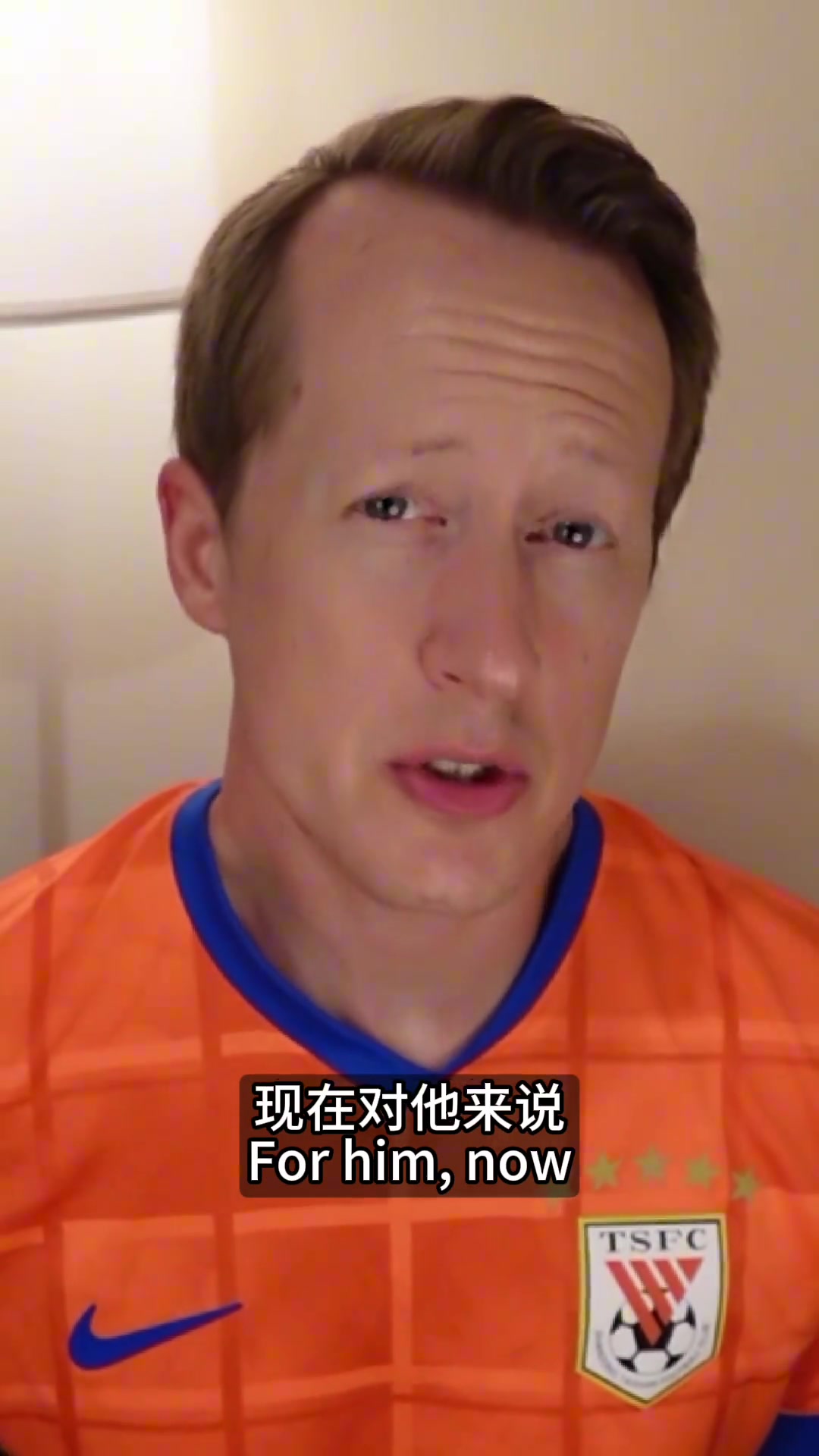 英國足球哥劉誠宇應(yīng)該提前一小時到訓(xùn)練基地練習(xí)100 個點球