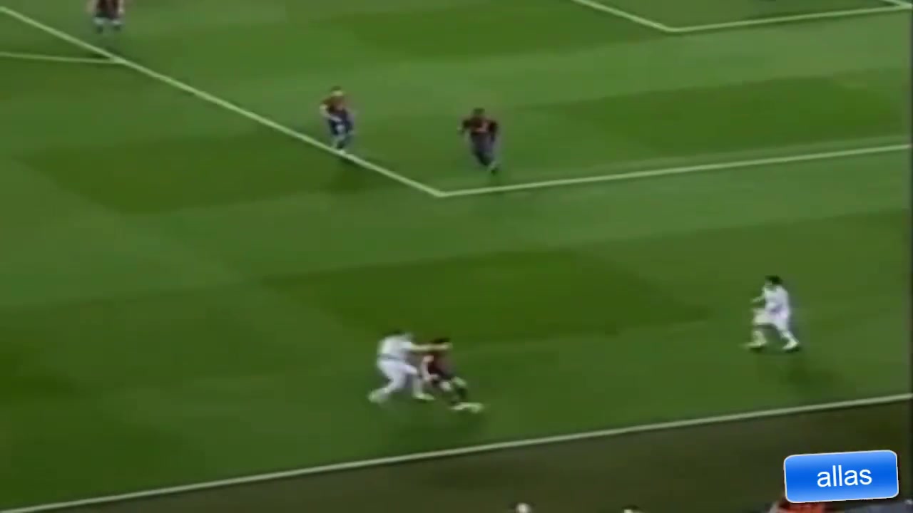 歷史級中場名場面小白閃轉(zhuǎn)騰挪破解三人防守創(chuàng)造力拉滿了