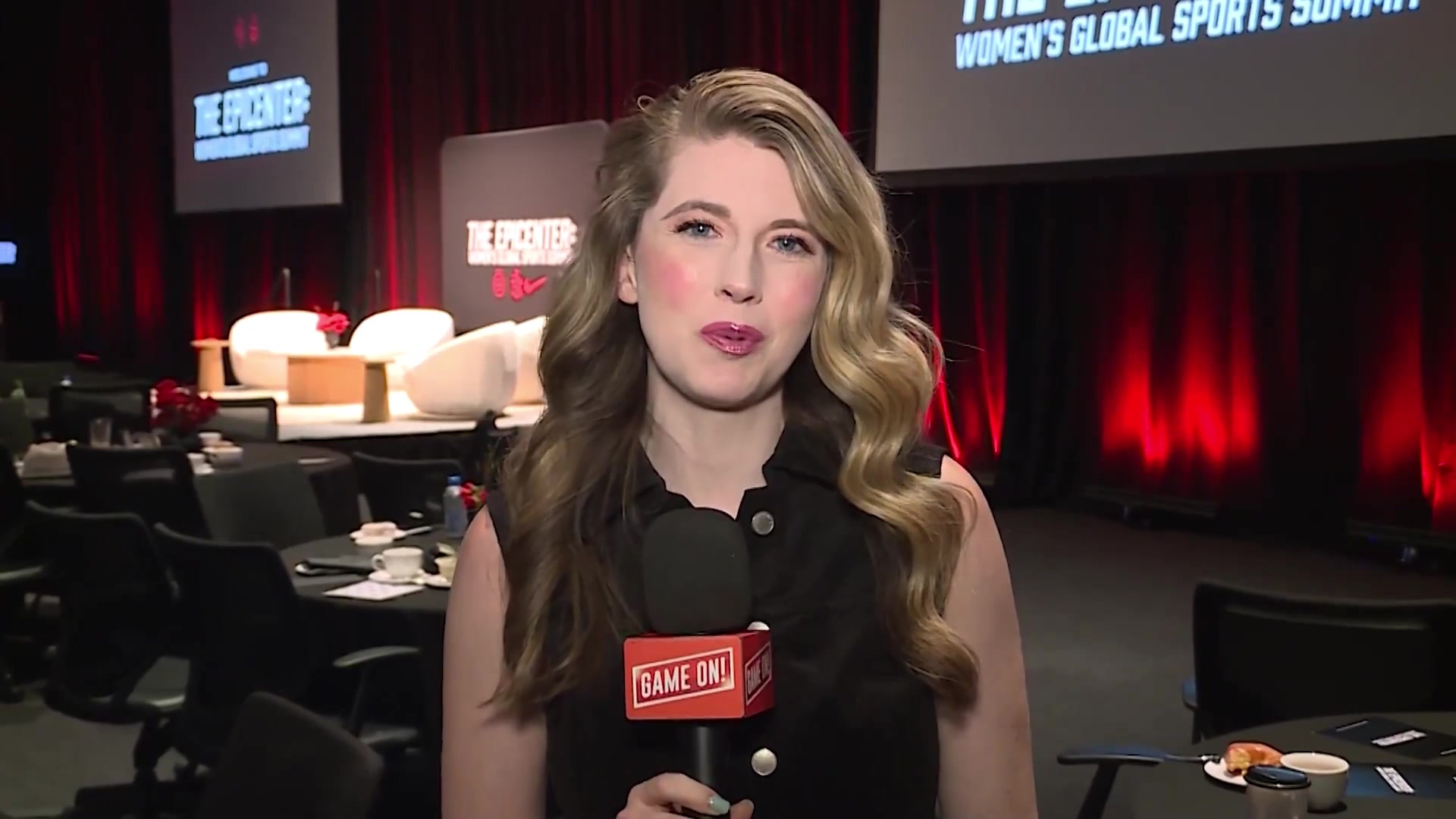 金發(fā)碧眼開拓者美女隊記格林這報道我是一個字都沒聽進去啊