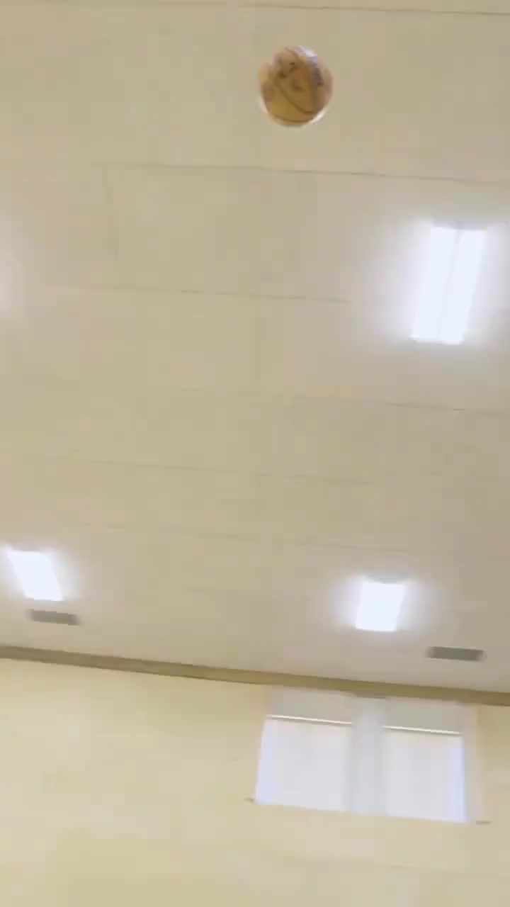 休賽期找不到巴特勒不是在棋牌室就在訓(xùn)練場