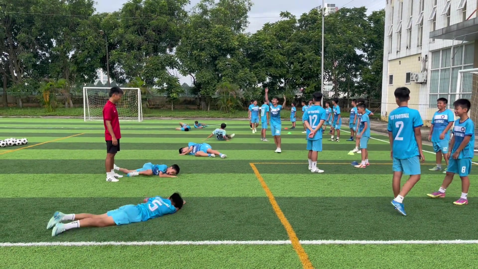 這是練假摔還是正確摔倒