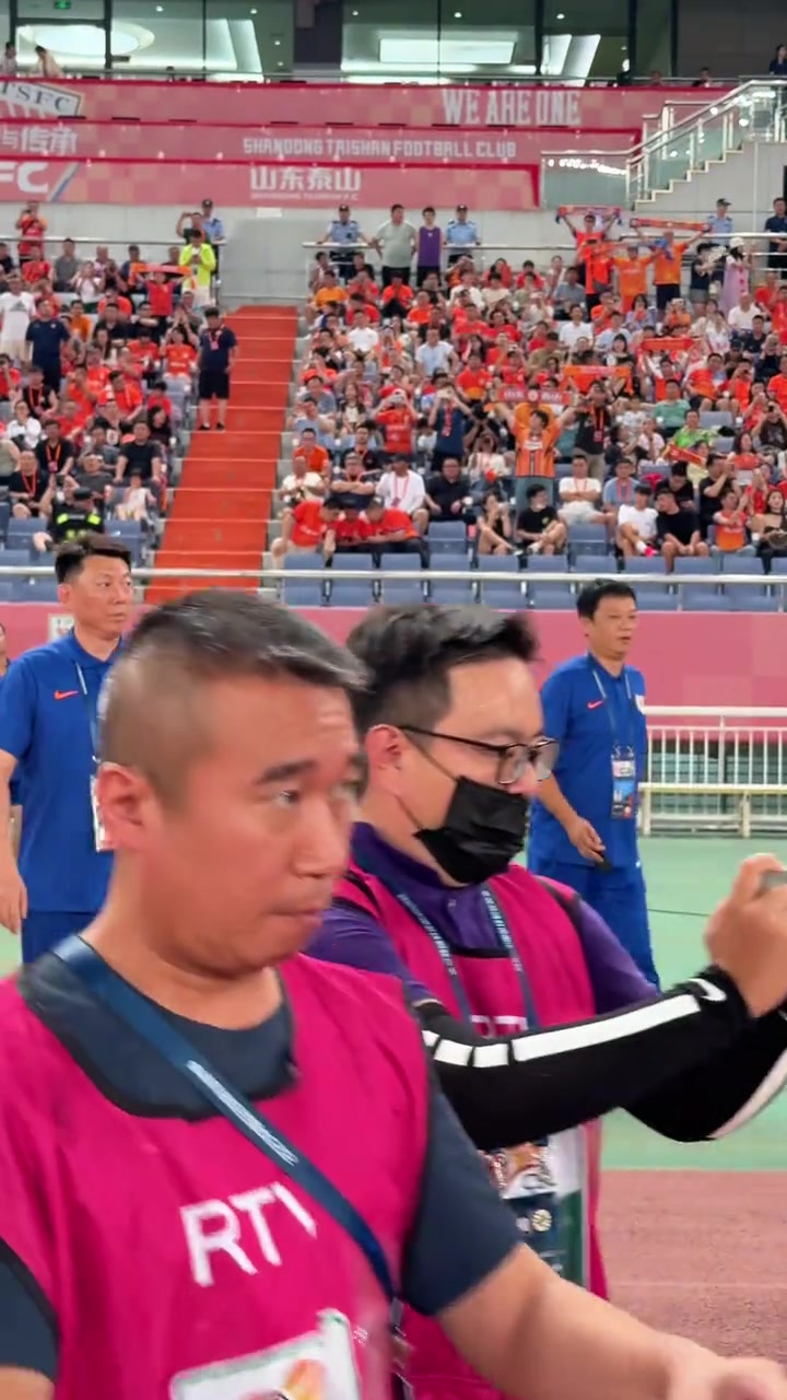 山東泰山隊(duì)代理主教練韓鵬奧體首秀為球隊(duì)帶來(lái)一場(chǎng)漂亮的大勝