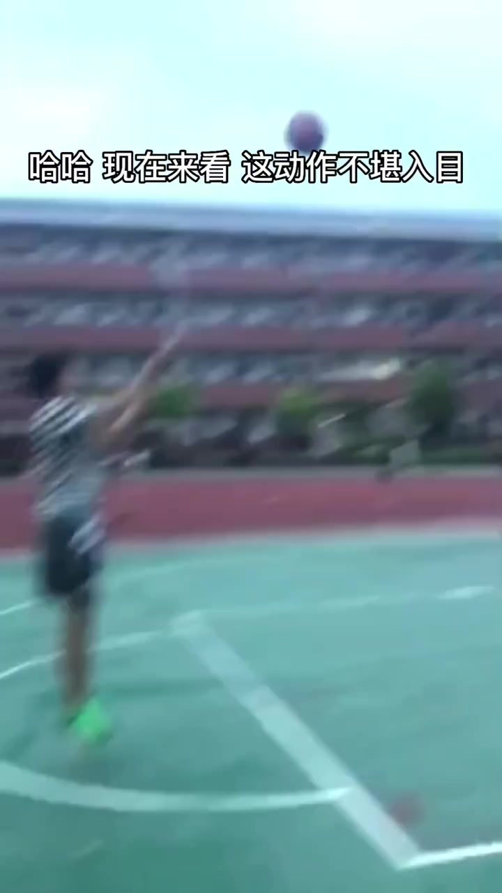 勵志17年才開始模仿哈登動作的貨車小哥 實現(xiàn)暴扣上央視