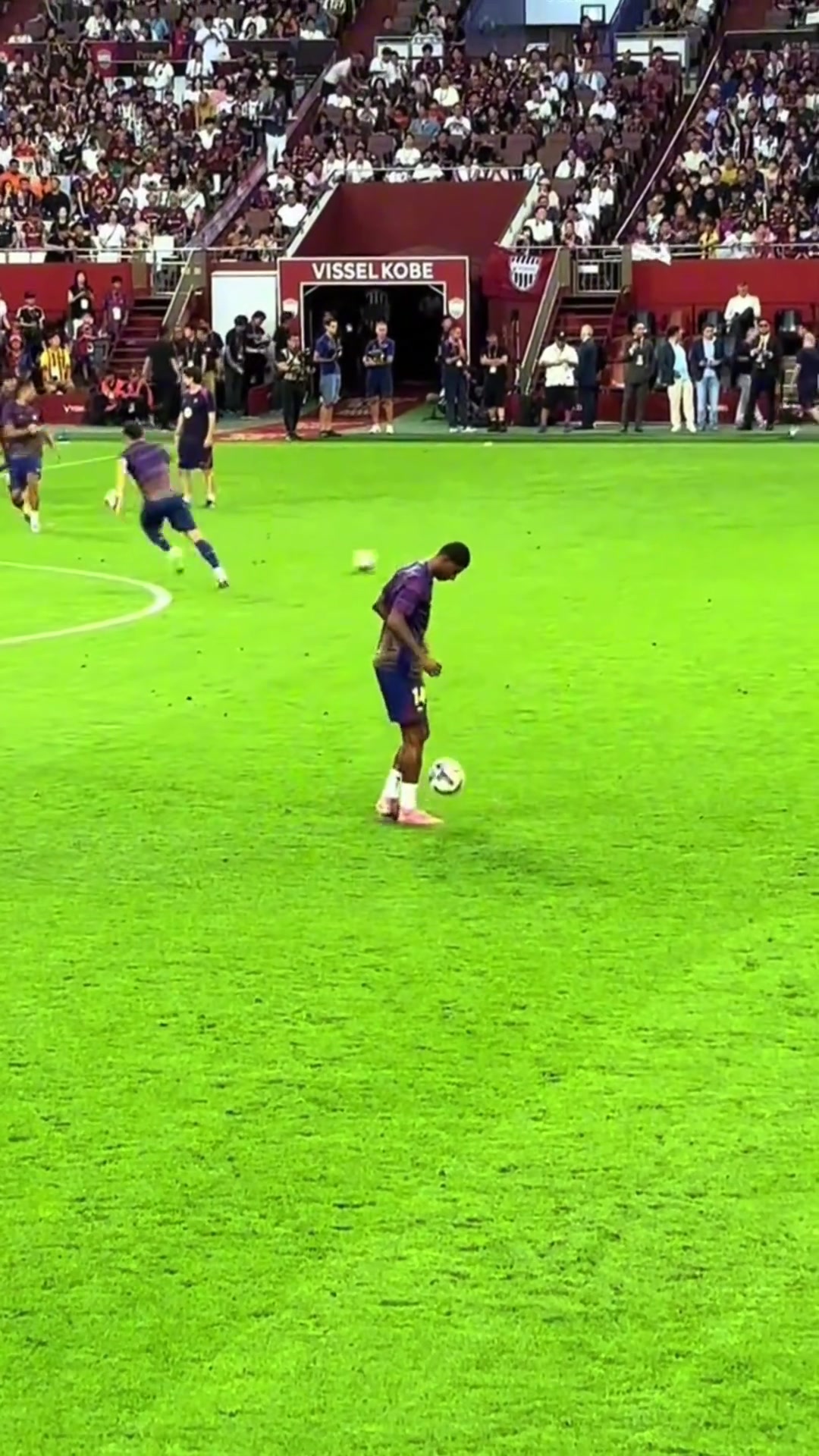 登貝萊落淚巴薩新援怎么能不會顛球拉什福德這操作真絲滑