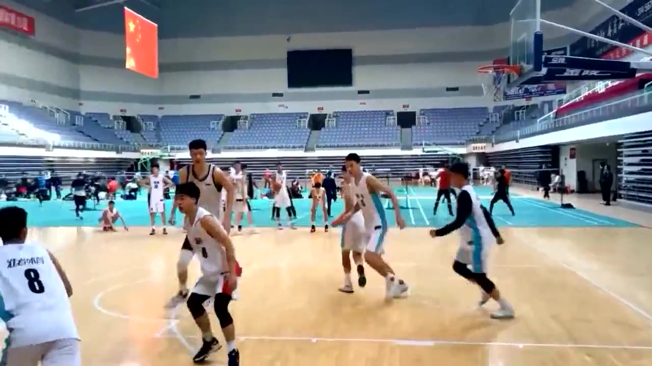 畫質(zhì)越糊 實力越強(qiáng)你能找到楊瀚森嘛