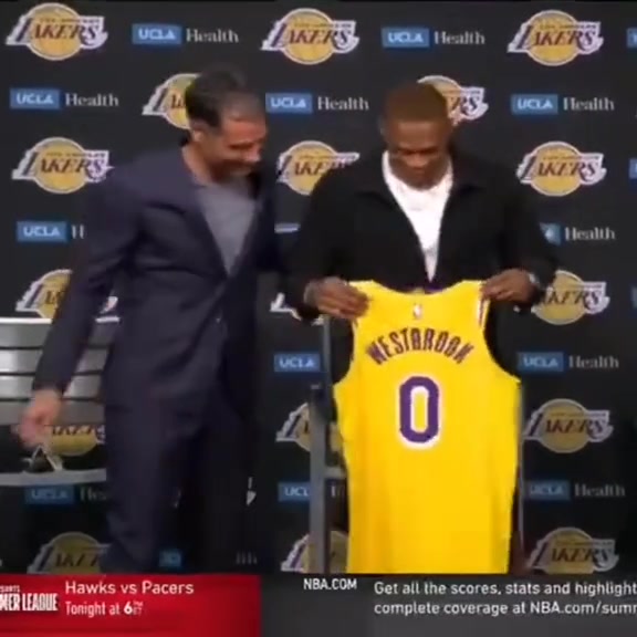 可惜故事的結(jié)局不太美好四年前今天威少加盟湖人