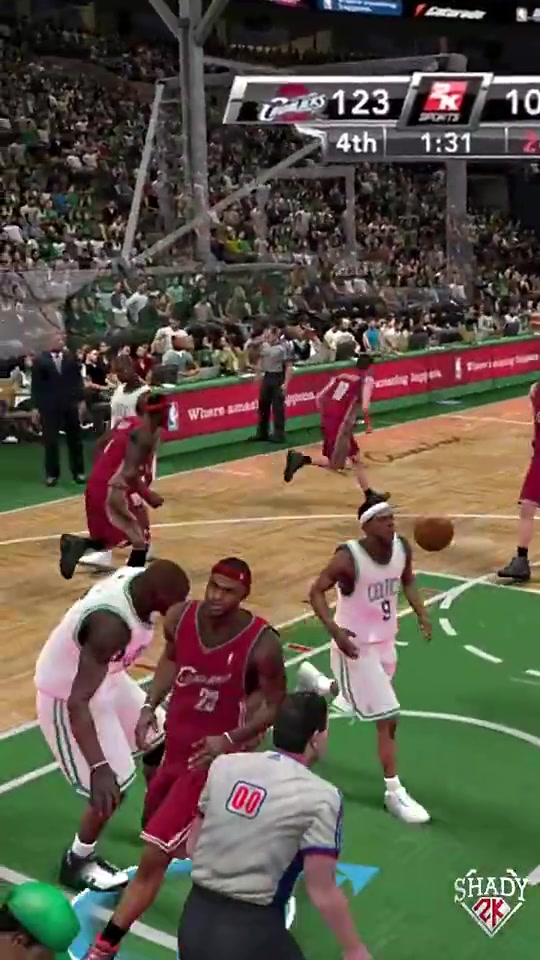 那年第一次拿MVP2K9里的詹姆斯操作起來(lái)太絲滑了