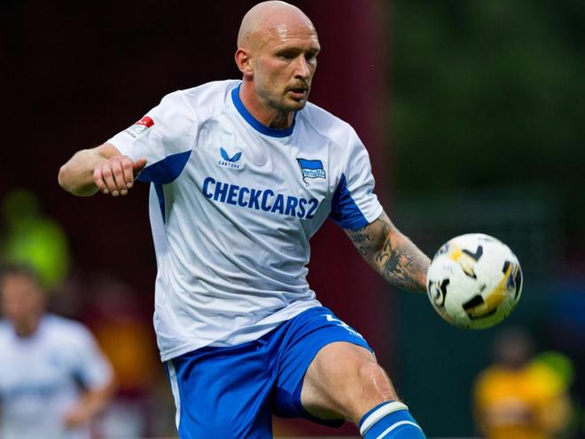 柏林赫塔中衛(wèi)無礙不隊(duì)長(zhǎng)，戰(zhàn)沙爾克必爭(zhēng)1分。