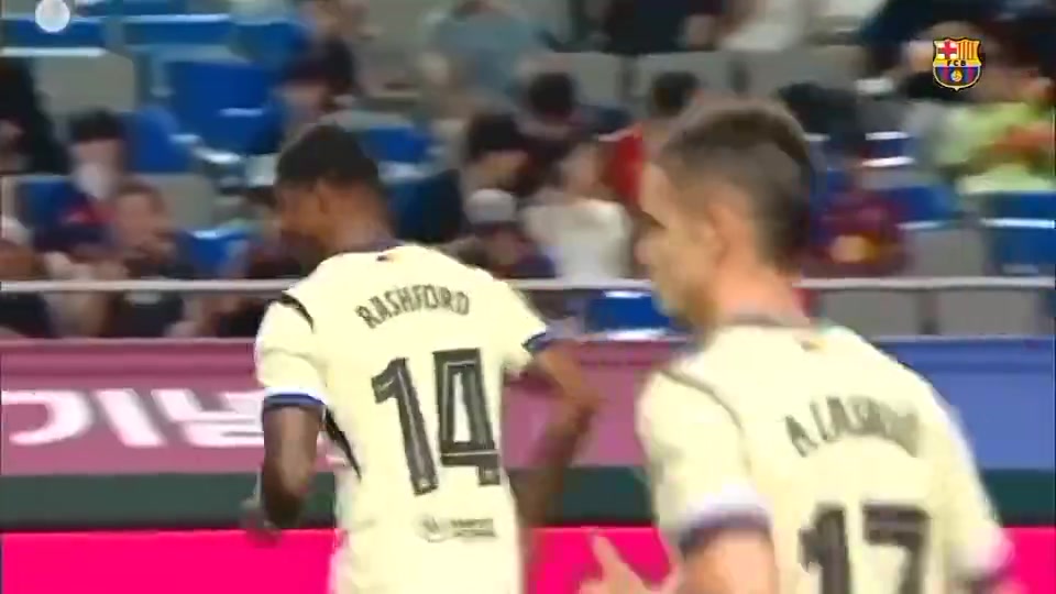 著實(shí)開心拉什福德上場時(shí)與林加德?lián)粽贫硕紭烽_了花